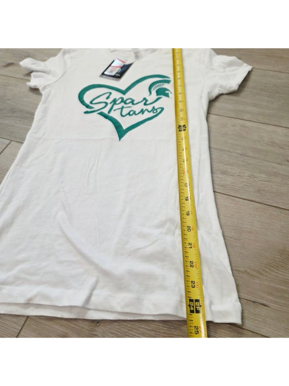 Michigan State Spartans Girls White T-Shirt Heart Logo Sz Small Short Sleeve - Picture 2 of 6